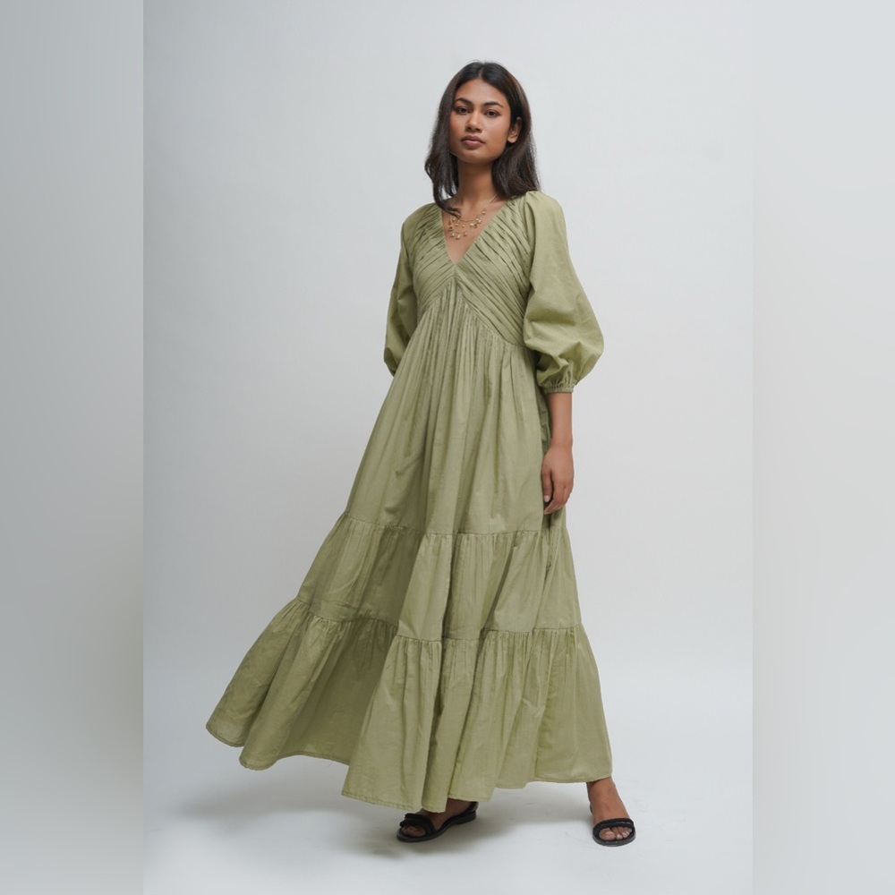 Elegant Lightweight Cotton Olive Green Midi Dress with Pockets